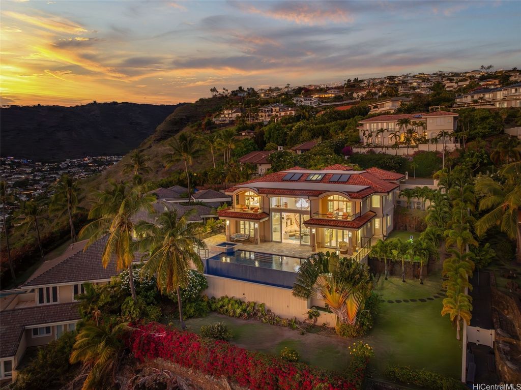 269 Kaialii Place, Honolulu, HI 96821