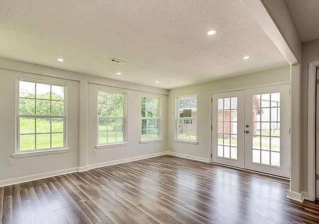 6535 Lakeshore Rd., Bay St. Louis, MS 39520