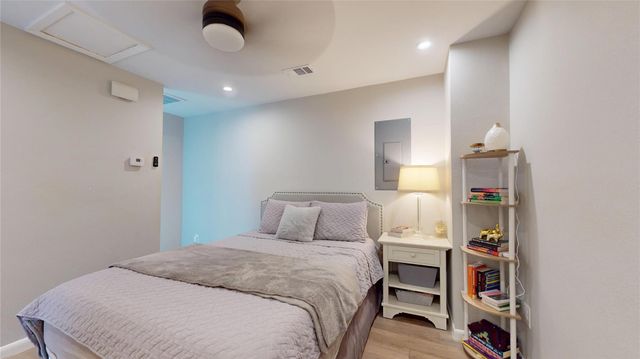 1410 Hyde Park Boulevard 104, Houston, TX 77006