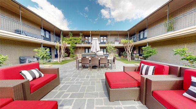 1410 Hyde Park Boulevard 104, Houston, TX 77006