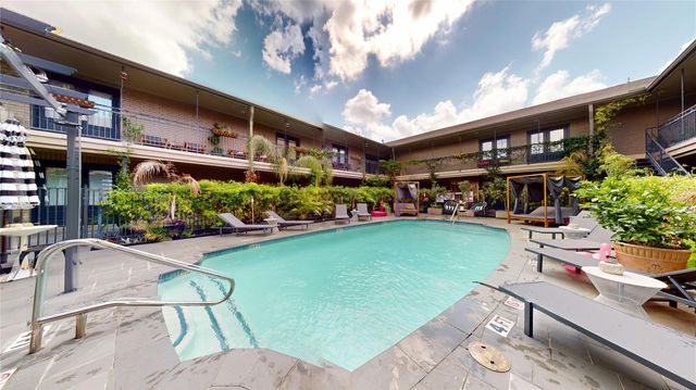 1410 Hyde Park Boulevard 104, Houston, TX 77006