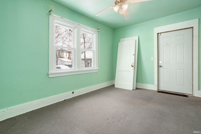 1238 Diamond Avenue, South Bend, IN 46628