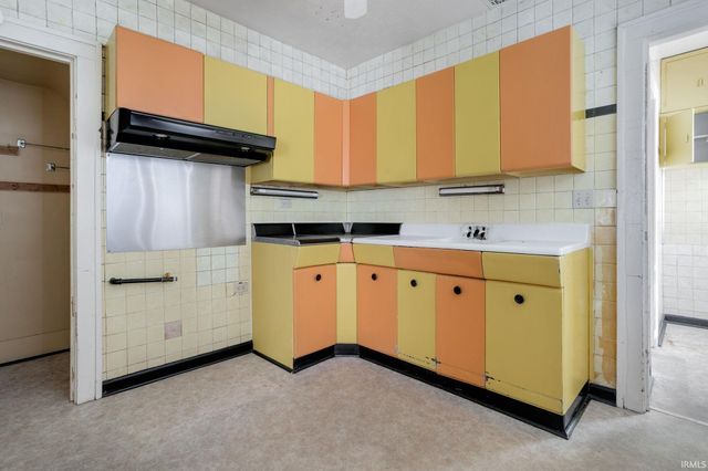 1238 Diamond Avenue, South Bend, IN 46628