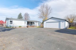 1418 SW Redfin Lane, Grants Pass, OR 97527