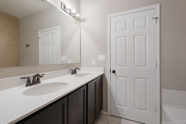 602 Trinity Meadow, San Antonio, TX 78260