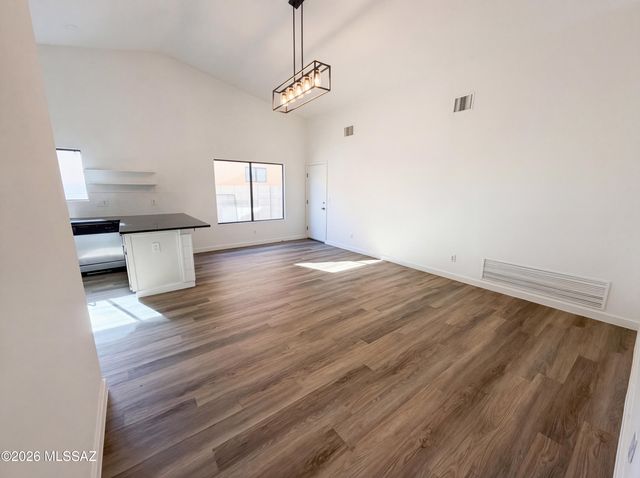 8049 S Carbury Way, Tucson, AZ 85747