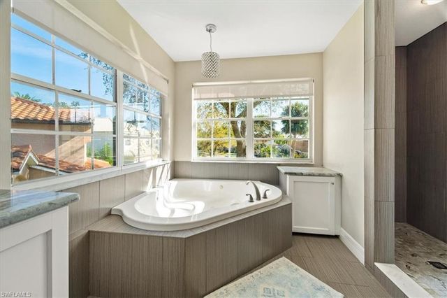 12341 Eagle Pointe CIR, Fort Myers, FL 33913