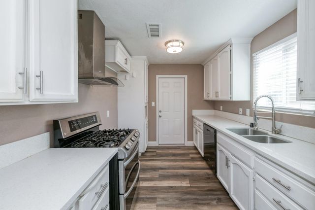 4516 N Anna Street, Fresno, CA 93726