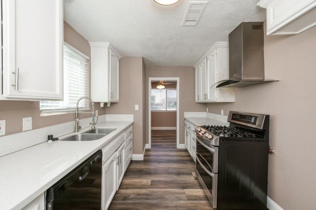 4516 N Anna Street, Fresno, CA 93726