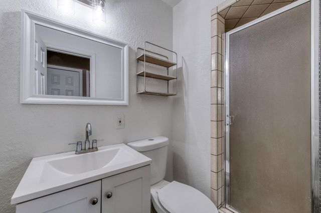 4516 N Anna Street, Fresno, CA 93726