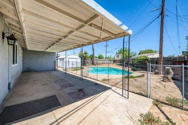 4516 N Anna Street, Fresno, CA 93726