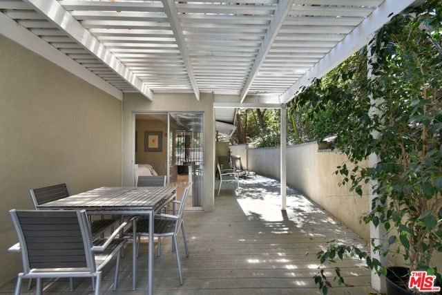 3553 Summerfield Drive, Los Angeles, CA 91423