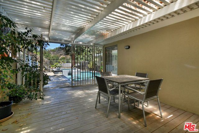 3553 Summerfield Drive, Los Angeles, CA 91423