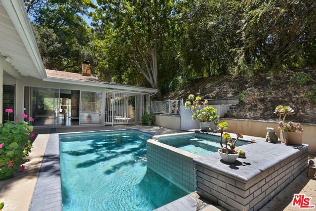 3553 Summerfield Drive, Los Angeles, CA 91423