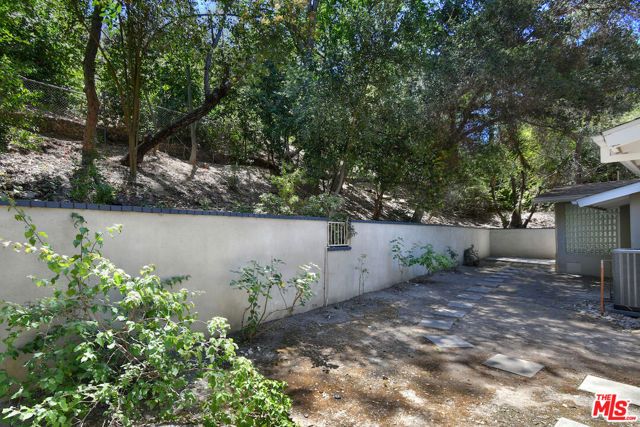 3553 Summerfield Drive, Los Angeles, CA 91423