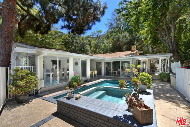 3553 Summerfield Drive, Los Angeles, CA 91423