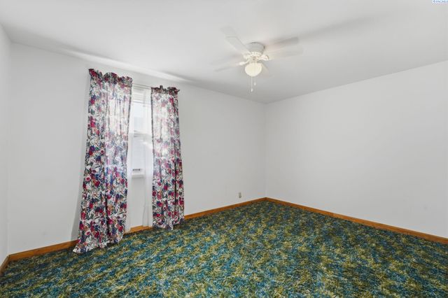 514 S Ivy St, Kennewick, WA 99337