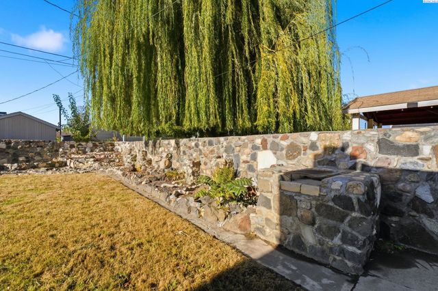 514 S Ivy St, Kennewick, WA 99337