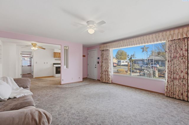 514 S Ivy St, Kennewick, WA 99337