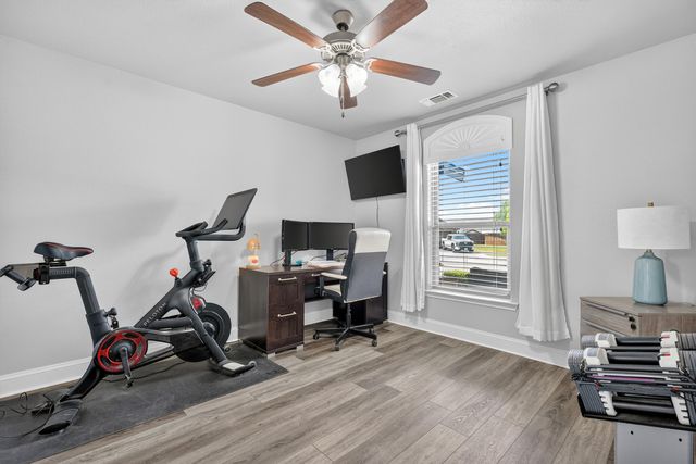 8603 Kirby Avenue, Lubbock, TX 79424