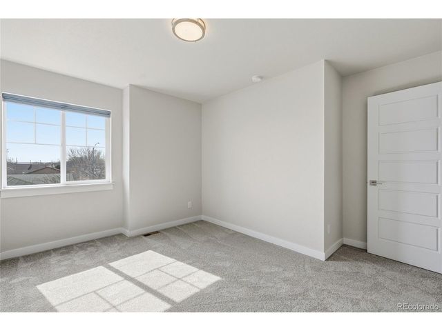 218 E Chestnut St 4, Windsor, CO 80550