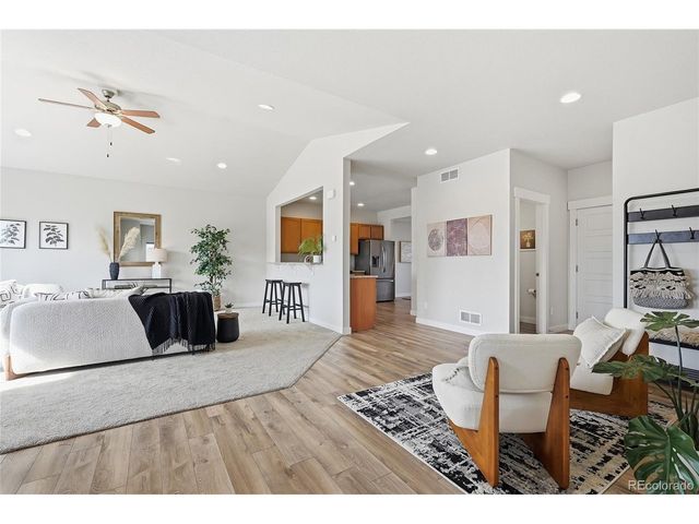 218 E Chestnut St 4, Windsor, CO 80550