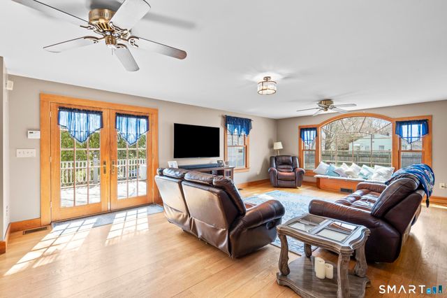 301 Buckingham Avenue, Milford, CT 06460