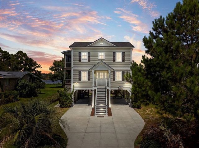 5106 E Yacht Club Dr., Oak Island, NC 28465