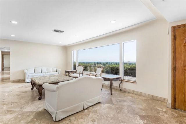 339 Edgerton Drive, San Bernardino, CA 92405