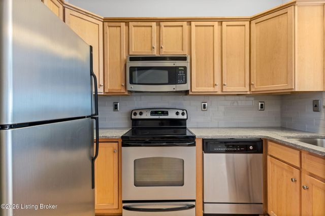 2411 Brownsboro Rd APT 101, Louisville, KY 40206