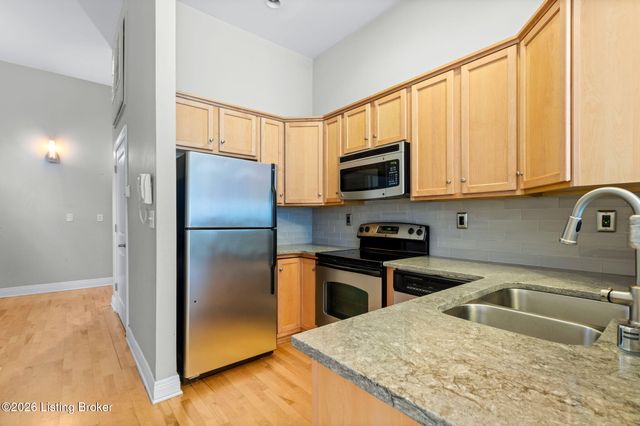 2411 Brownsboro Rd APT 101, Louisville, KY 40206
