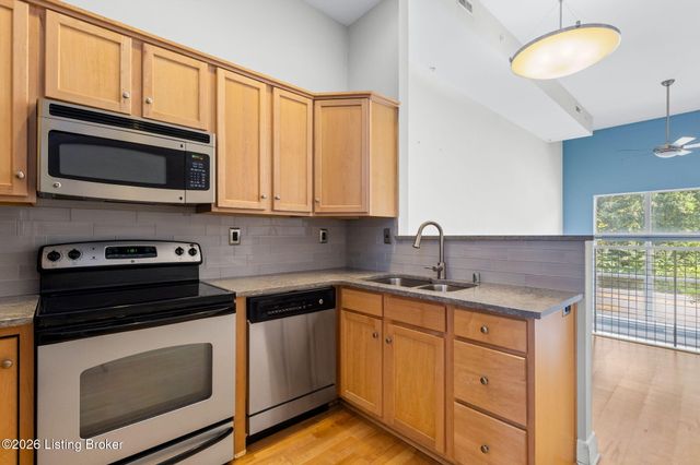 2411 Brownsboro Rd APT 101, Louisville, KY 40206