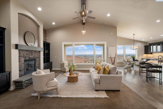 1658 Sorrento Lane, Richland, WA 99352