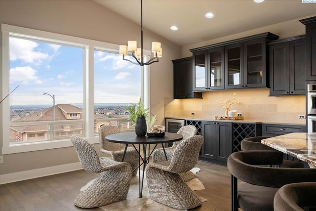 1658 Sorrento Lane, Richland, WA 99352