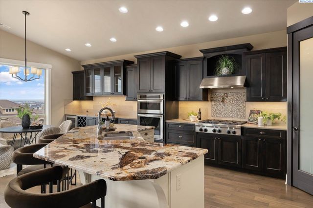 1658 Sorrento Lane, Richland, WA 99352