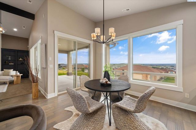 1658 Sorrento Lane, Richland, WA 99352