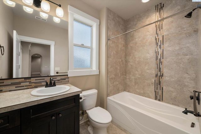 1658 Sorrento Lane, Richland, WA 99352