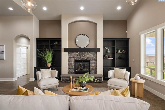 1658 Sorrento Lane, Richland, WA 99352