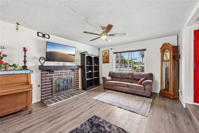 6833 High Bluff Way, Las Vegas, NV 89108