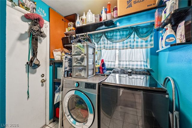 6833 High Bluff Way, Las Vegas, NV 89108