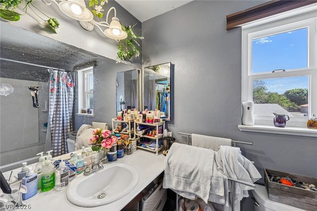 6833 High Bluff Way, Las Vegas, NV 89108
