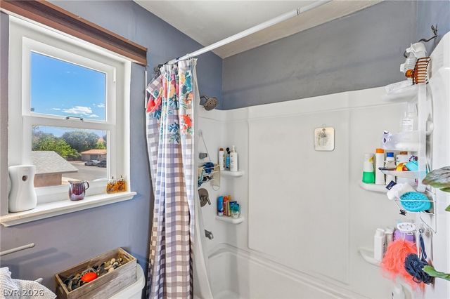 6833 High Bluff Way, Las Vegas, NV 89108