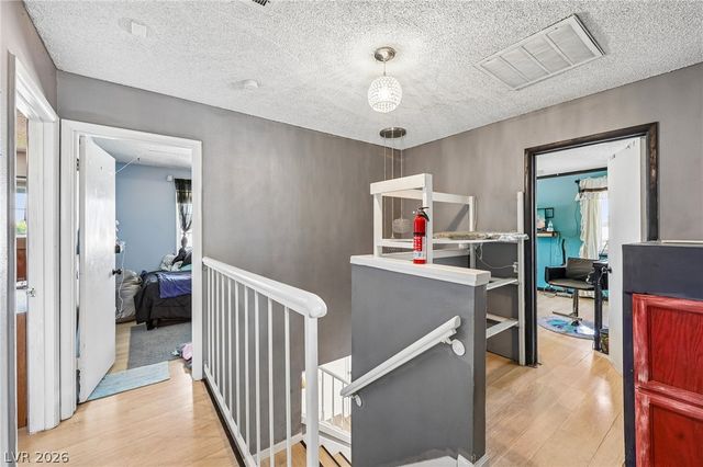 6833 High Bluff Way, Las Vegas, NV 89108