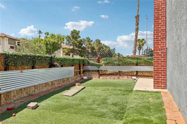 6833 High Bluff Way, Las Vegas, NV 89108