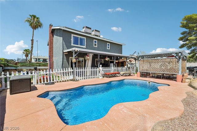 6833 High Bluff Way, Las Vegas, NV 89108
