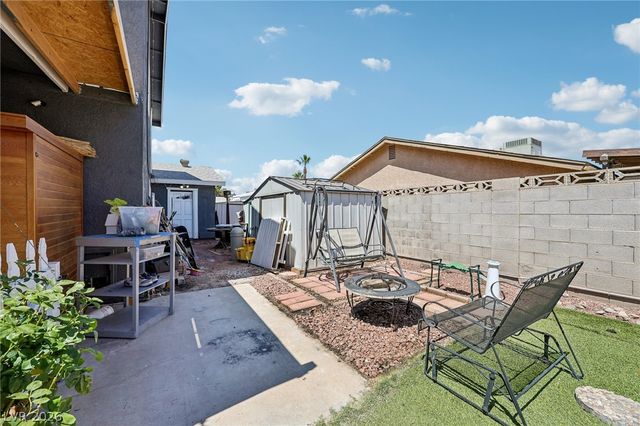 6833 High Bluff Way, Las Vegas, NV 89108