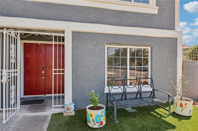 6833 High Bluff Way, Las Vegas, NV 89108