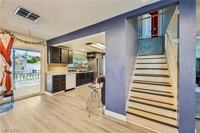 6833 High Bluff Way, Las Vegas, NV 89108