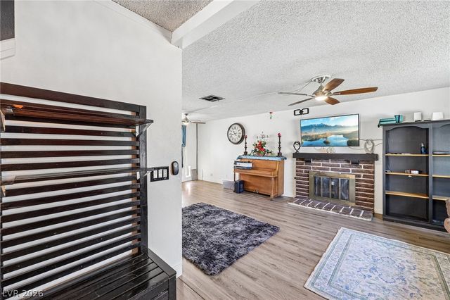 6833 High Bluff Way, Las Vegas, NV 89108