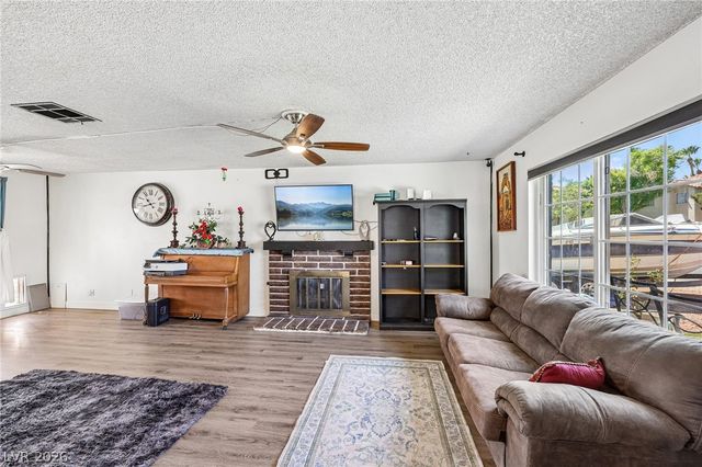 6833 High Bluff Way, Las Vegas, NV 89108